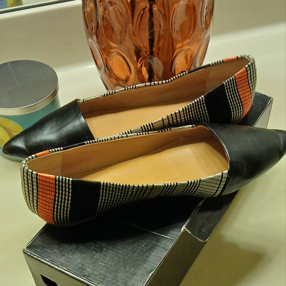 Shoes - Picture 3 of 4